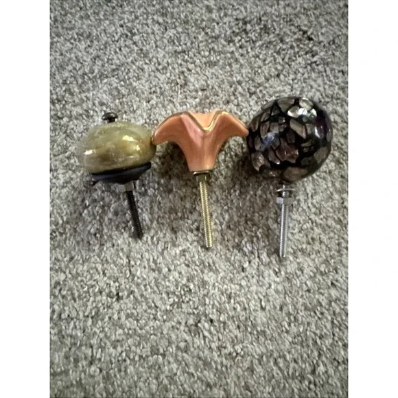 Lot of 3 Assorted Antique-Style Door Pulls/Knobs - Picture 6 of 11